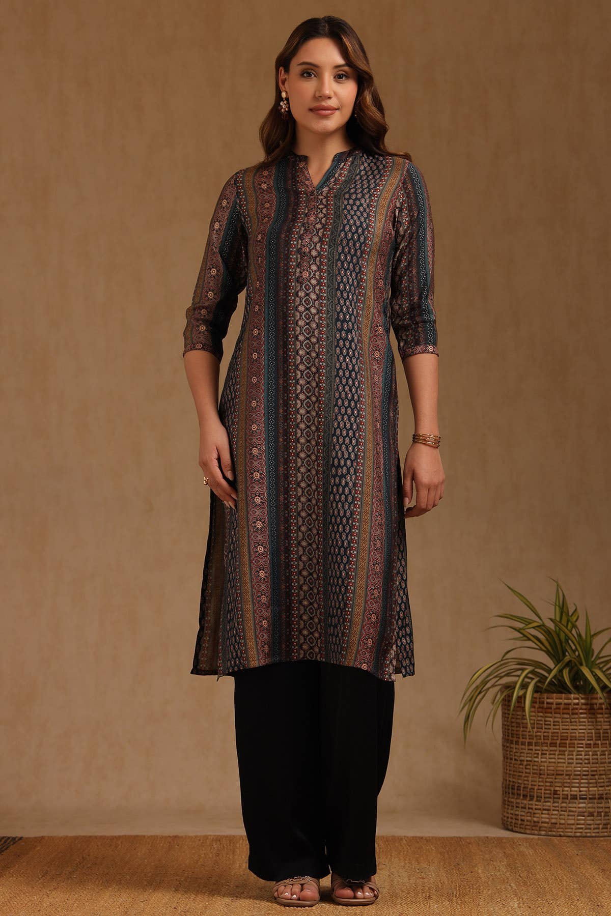 Teal Muslin Ethnic Motifs Kurta - Image 4